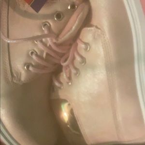 Boots never worn still have tag on them